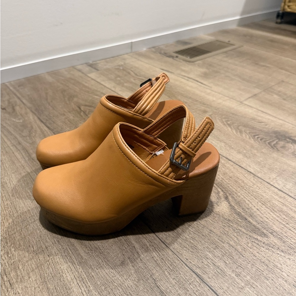 Tan Chunky Heel Slingback Clogs